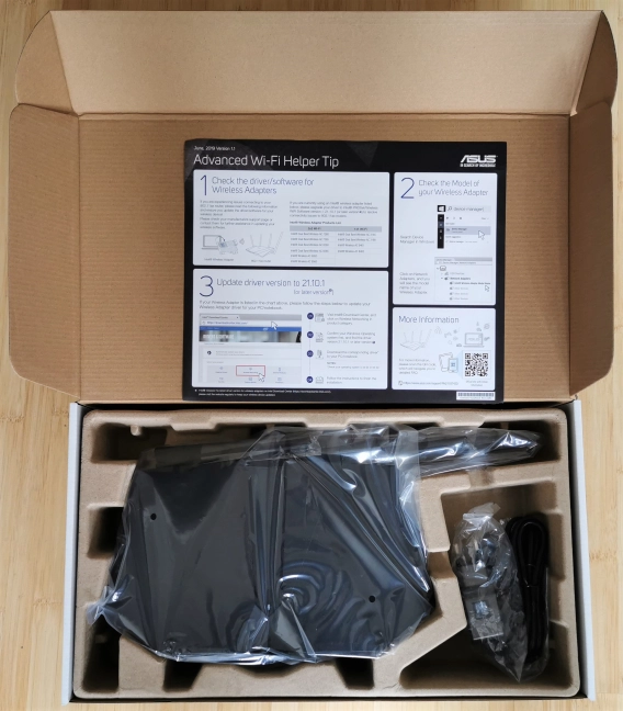 Unboxing the ASUS RT-AX82U