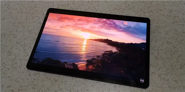 Samsung Galaxy Tab S7+ comes with a Super AMOLED display