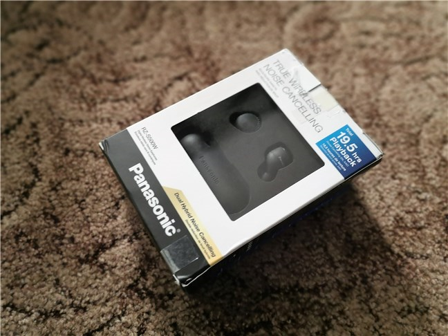 Panasonic RZ-S500W: The front side of the box