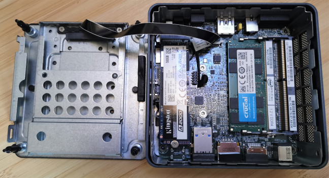 Adding a SSD inside the Intel NUC10i5FNH