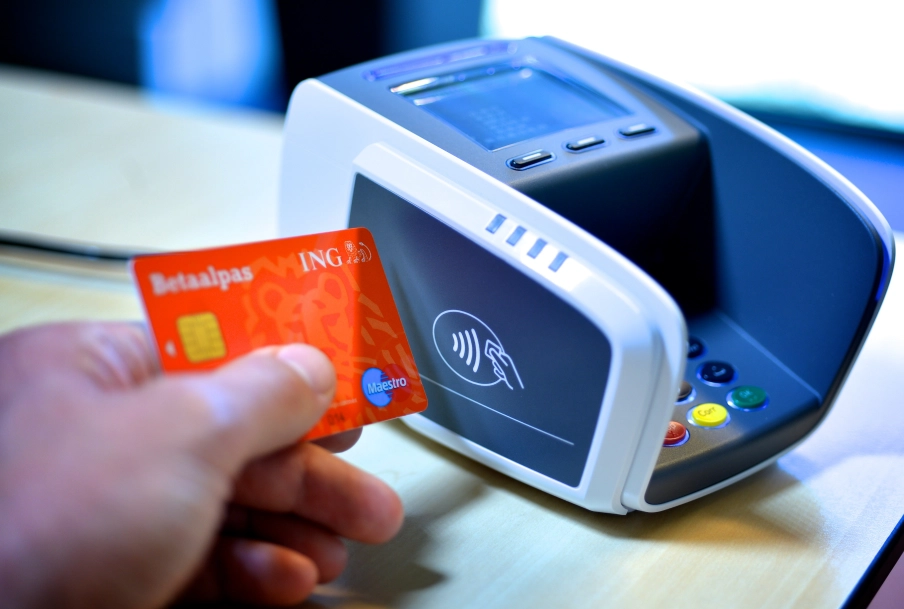 Contactless card with RFID. Photo by ING Nederlands