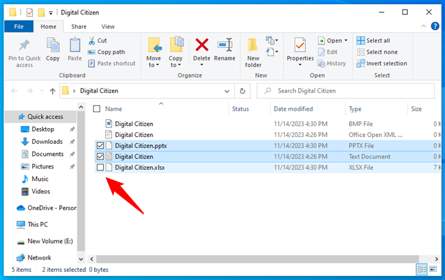 Using checkboxes to select multiple files in Windows 10