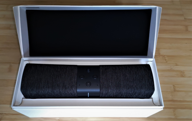 Unboxing the ASUS Lyra Voice