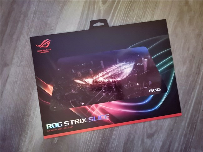 ASUS ROG Strix Slice: The package