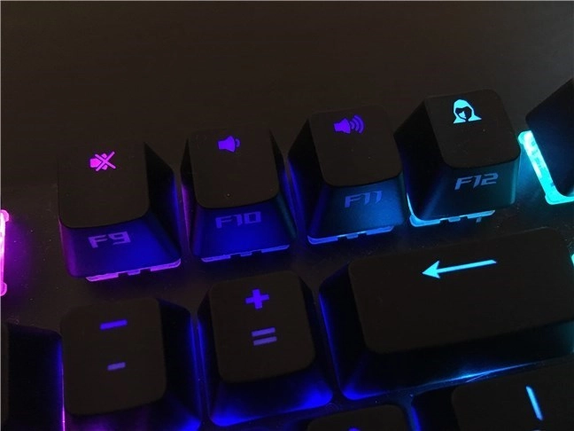 The F12 key is used as a Stealth key on the ASUS ROG Strix Scope