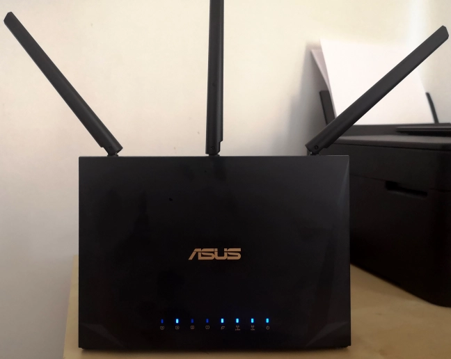 ASUS RT-AC85P AC2400 turned on