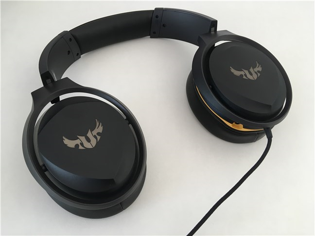 A view of the ASUS TUF Gaming H5 headset