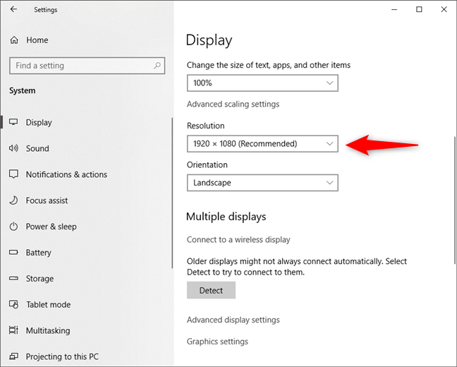 Setting the display resolution on a Windows 10 laptop
