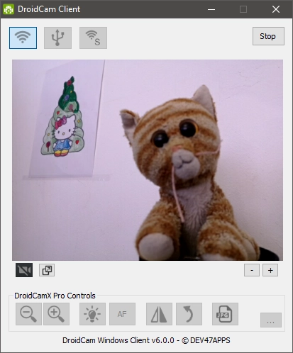 DroidCam shows a live preview from the Android phone camera