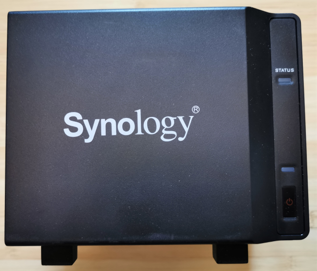 Synology DiskStation DS419slim - The indicators on the right side