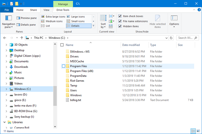 Check boxes in File Explorer