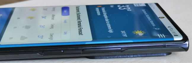The keys on the side of the Samsung Galaxy Note20 Ultra 5G