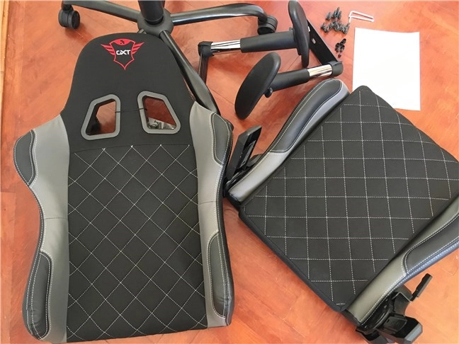 Trust GXT 707 Resto V2 gaming chair: what's inside the box