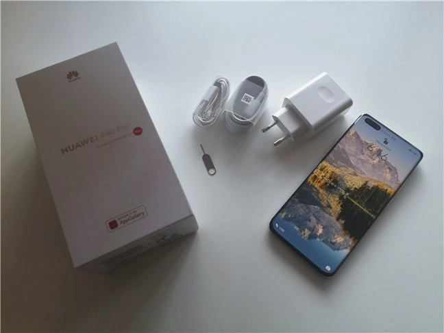 Unboxing the Huawei P40 Pro