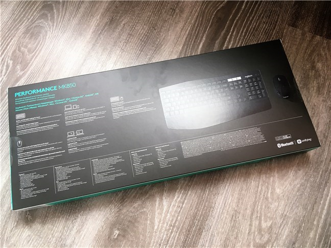 Logitech MK850 Performance - The bottom side of the box