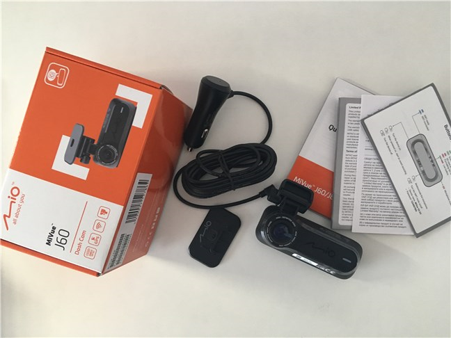 What is inside the MIO MiVue J60 box