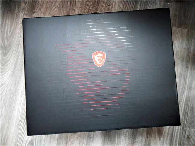 The package of the MSI GT76 Titan DT 9SG