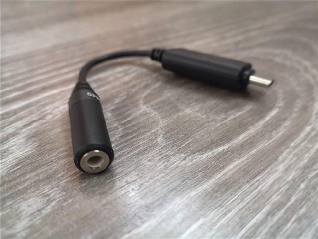 The 3.5 mm audio input on the ASUS AI Noise-Canceling Mic Adapter