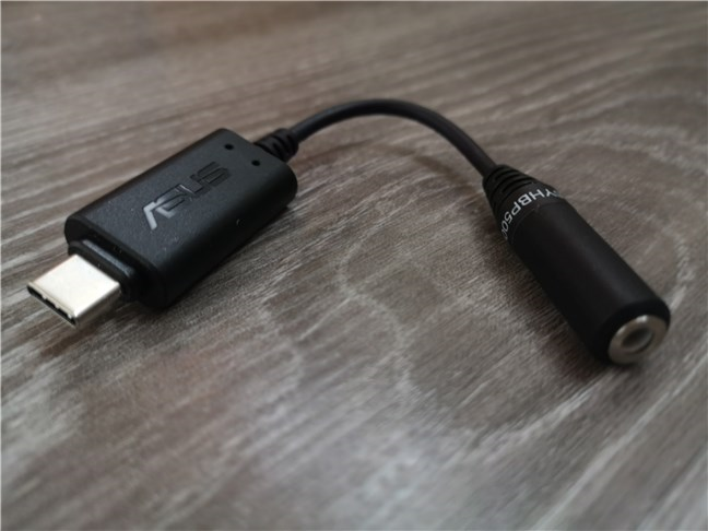 ASUS AI Noise-Canceling Mic Adapter has USB-C and 3.5 mm port