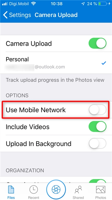Choosing to use the mobile network to upload pictures to OneDrive