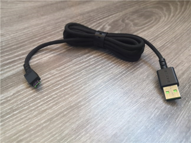 The USB cable of the Razer Naga Pro
