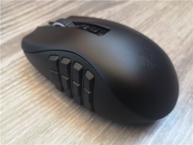 The 12-buttons side plate of the Razer Naga Pro