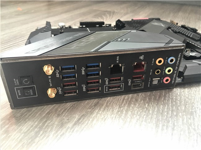 The IO panel is filled with USB 3.1 Gen1 and Gen2 ports, fast Ethernet and Wi-Fi
