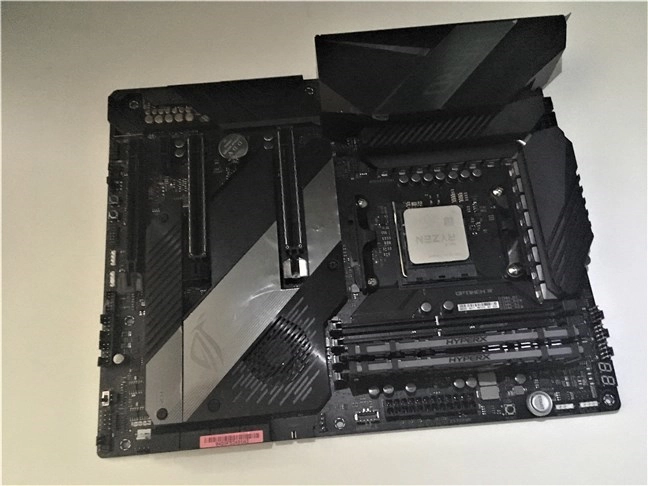 AMD Ryzen 5 3600X on an ASUS ROG Crosshair VIII Hero motherboard