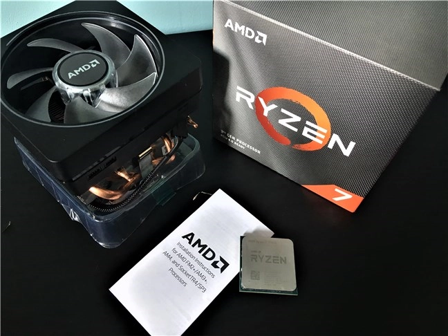 AMD Ryzen 7 3700X - What is inside the box