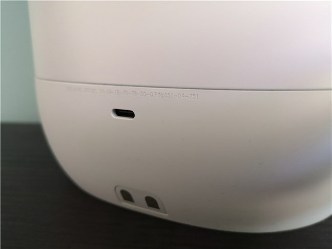 The contact pins and USB-C port on the base of the Sonos Move