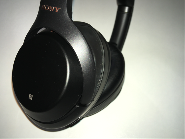 The ear cups on the Sony WH-1000XM3 wireless headset
