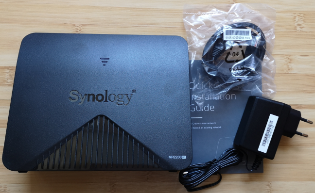 Synology MR2200ac - What is inside the box