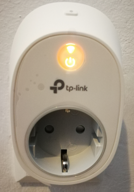 TP-LINK HS100, smart plug