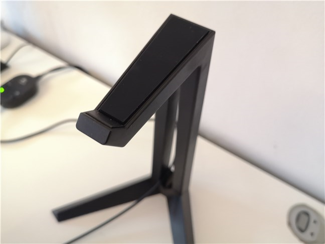 The Trust GXT 260 Cendor Headset Stand has rubber pads for better grip