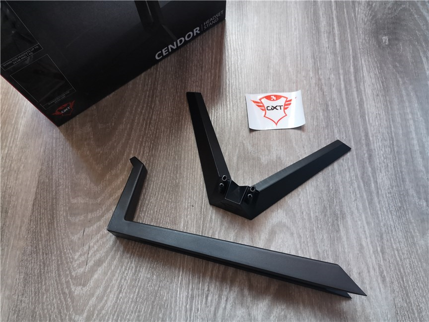 Unboxing the Trust GXT 260 Cendor Headset Stand