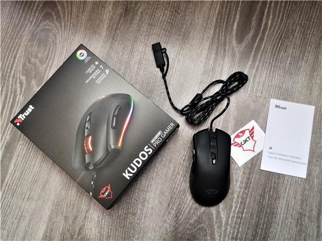 Unboxing the Trust GXT 900 Kudos gaming mouse