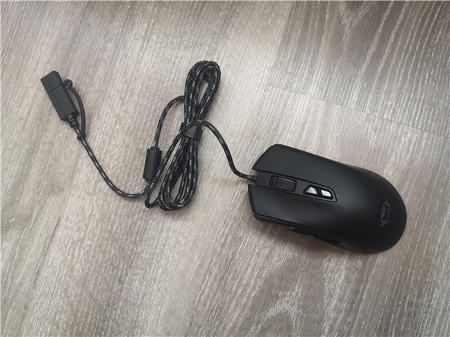 The USB cable of the Trust GXT 900 Kudos gaming mouse