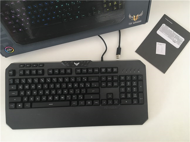 The package contents of the ASUS TUF Gaming K5