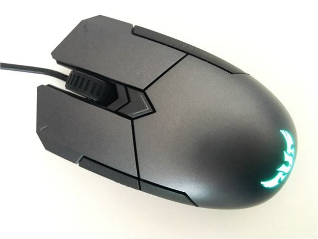 Bird view of the ASUS TUG Gaming M5 mouse