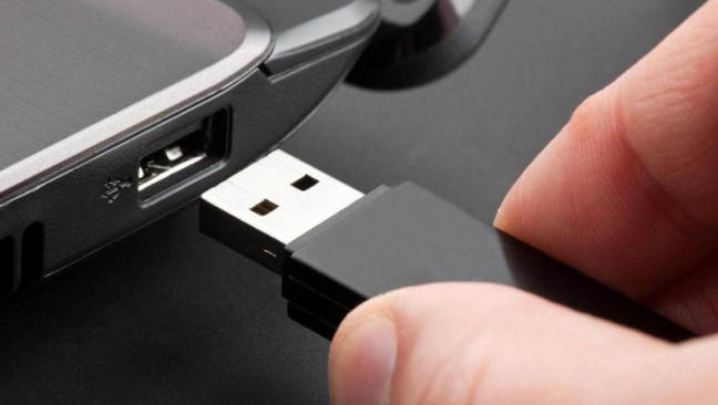 Plug in the BitLocker USB drive into your Windows 10 PC