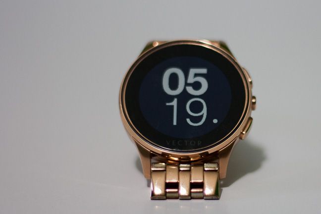 Vector Luna, smartwatch, Rose Gold, review, performance, battery