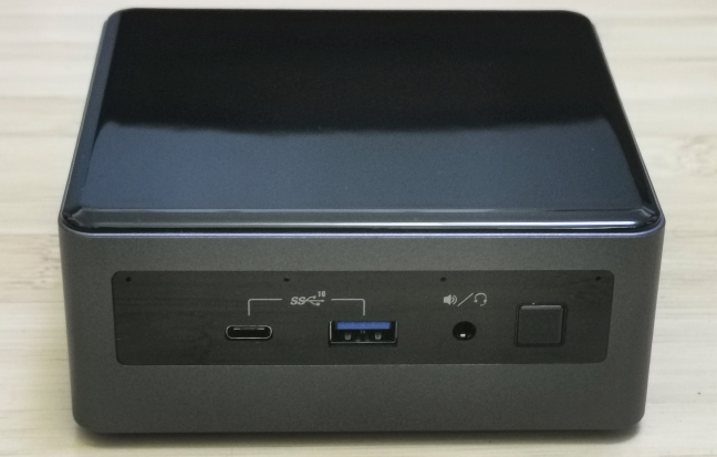 The ports on the front of the Intel NUC10i5FNH