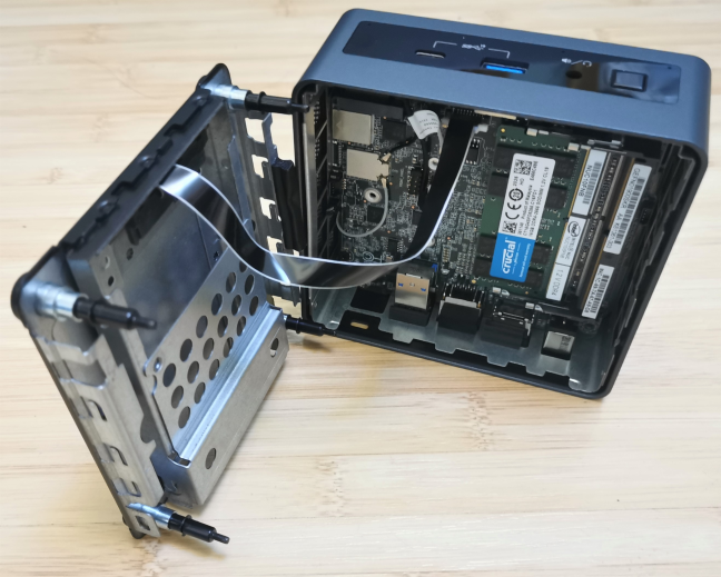What is inside the Intel NUC10i5FNH