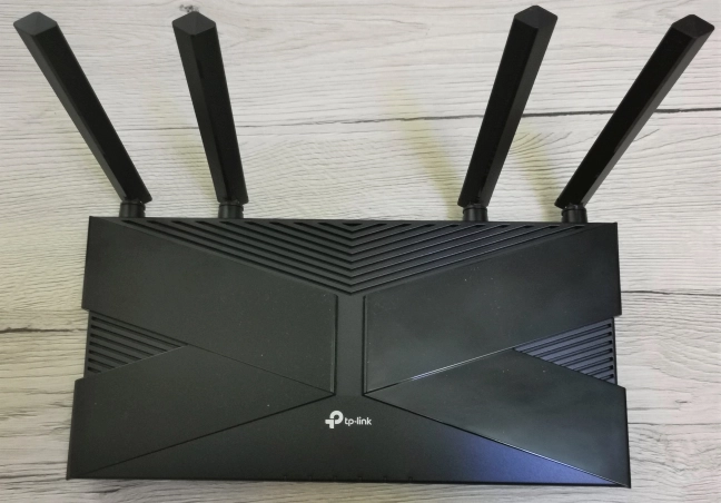 The antennas on the TP-Link Archer AX10