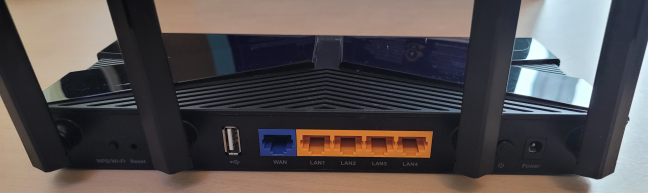 The ports on the back of the TP-Link Archer AX20