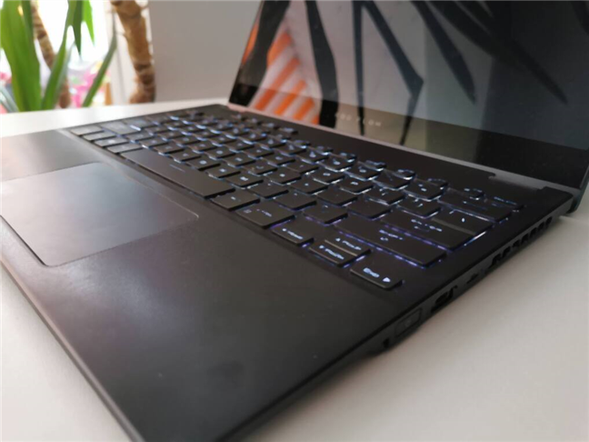 ASUS ROG Flow X13 GV301: Keyboard and touchpad