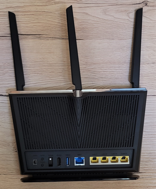 The ports on the back of the ASUS RT-AX68U