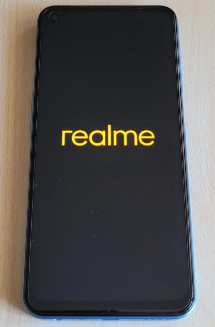 Turning on the realme 8 5G