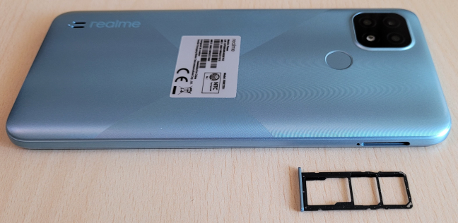 realme C21 takes two SIMs and a microSD card