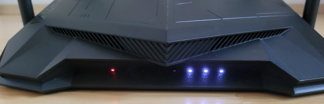 The LEDs on the front are below the ventilation grid
